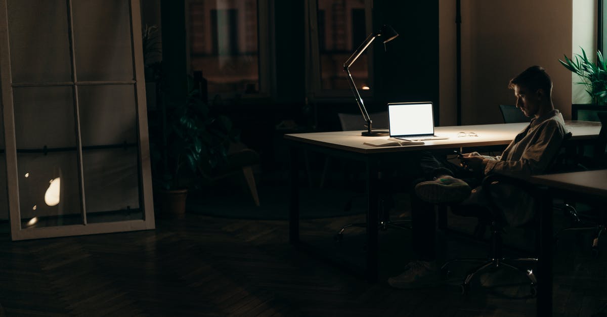 Are electric knives used in foodservice? - Silver Macbook on White Table Are electric knives used in foodservice? - Silver Macbook on White Table