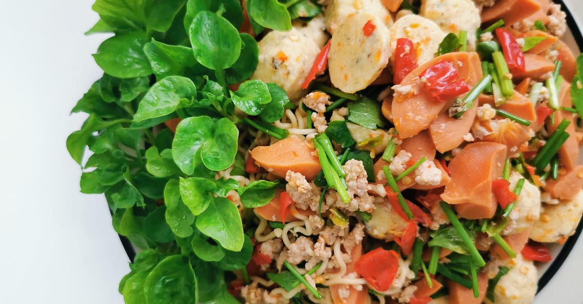 Best way to cook rice to serve cold later? - Appetizing healthy rice noodles and salmon salad Best way to cook rice to serve cold later? - Appetizing healthy rice noodles and salmon salad