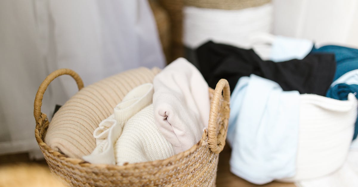 Botulism risk with refrigerated items - White Textile on Brown Woven Basket Botulism risk with refrigerated items - White Textile on Brown Woven Basket