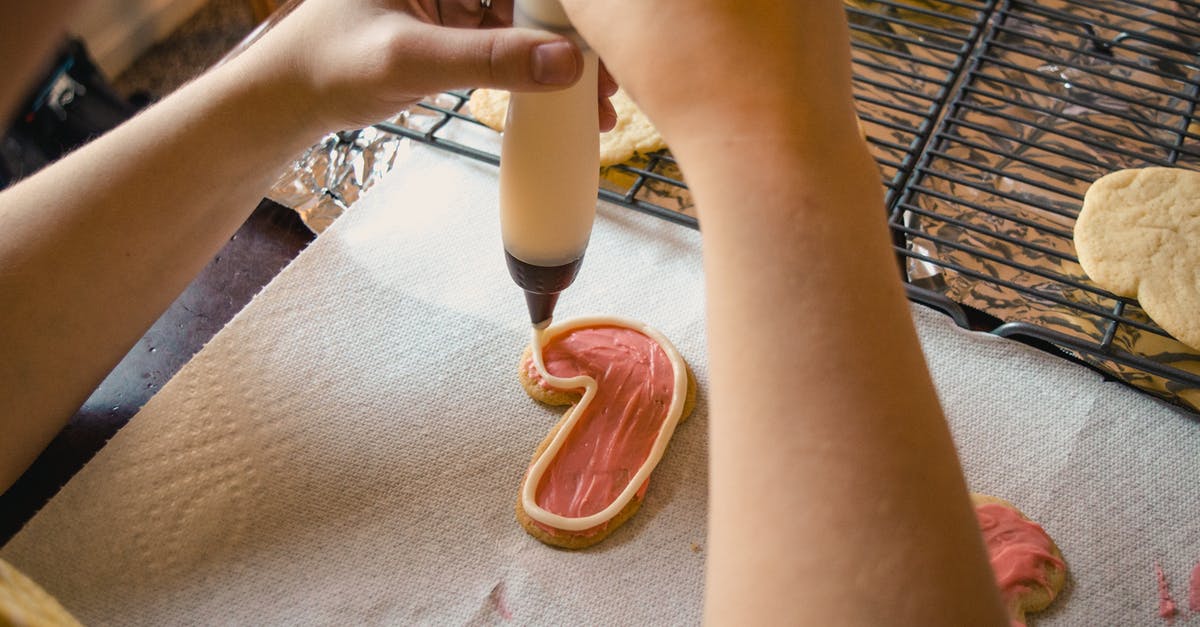 Can you re-use parchment paper when baking batches of cookies? - Beige Cookie With Filling Can you re-use parchment paper when baking batches of cookies? - Beige Cookie With Filling