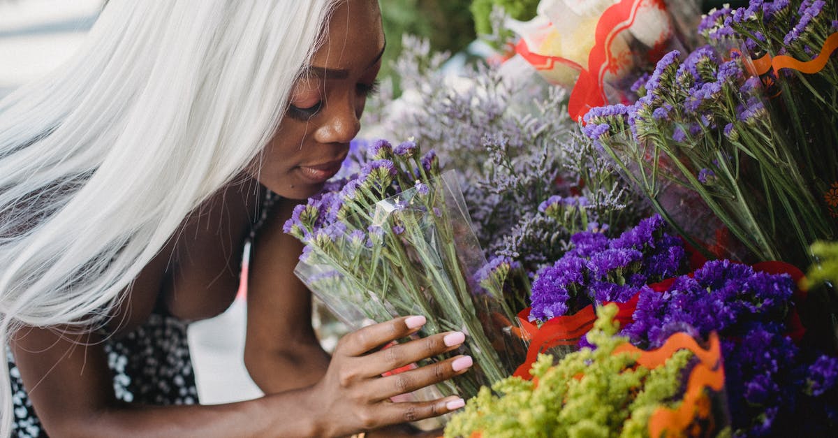 Choosing between semolina and non-semolina durum flour - Woman in Black and White Polka Dot Shirt Holding Bouquet of Flowers Choosing between semolina and non-semolina durum flour - Woman in Black and White Polka Dot Shirt Holding Bouquet of Flowers