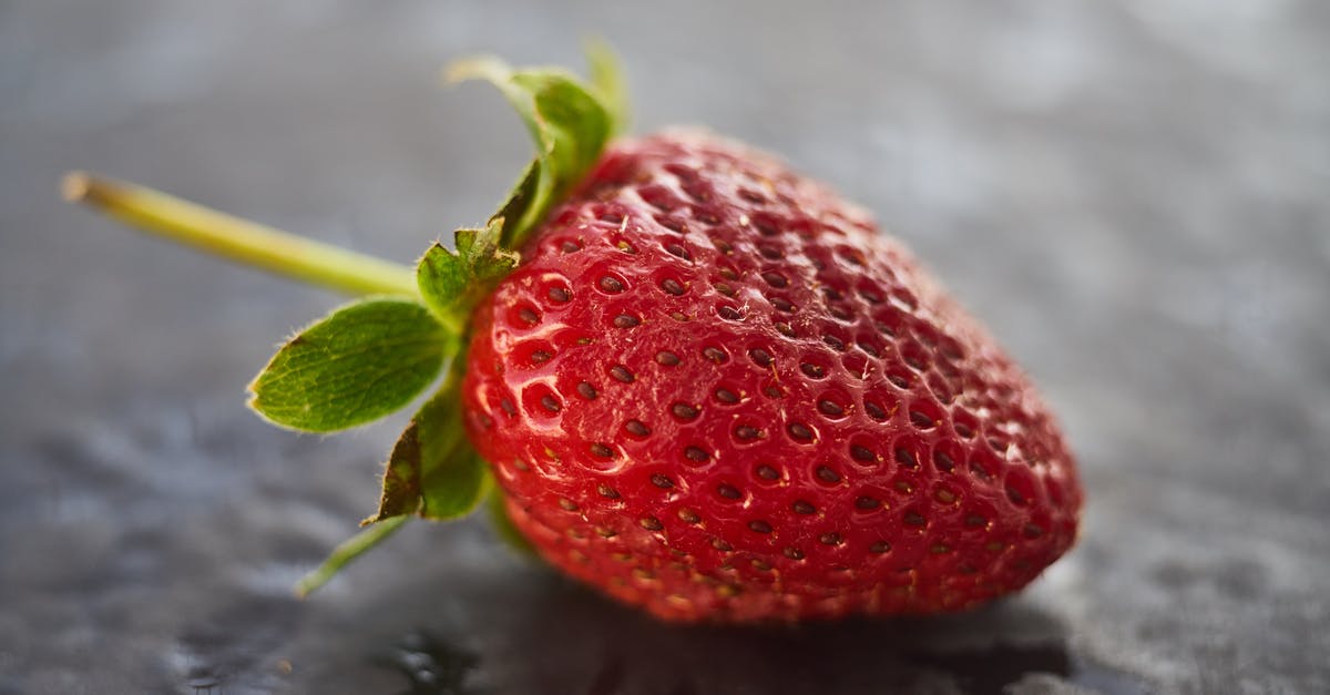 Colour fading strawberry - Ripe Strawberry Colour fading strawberry - Ripe Strawberry
