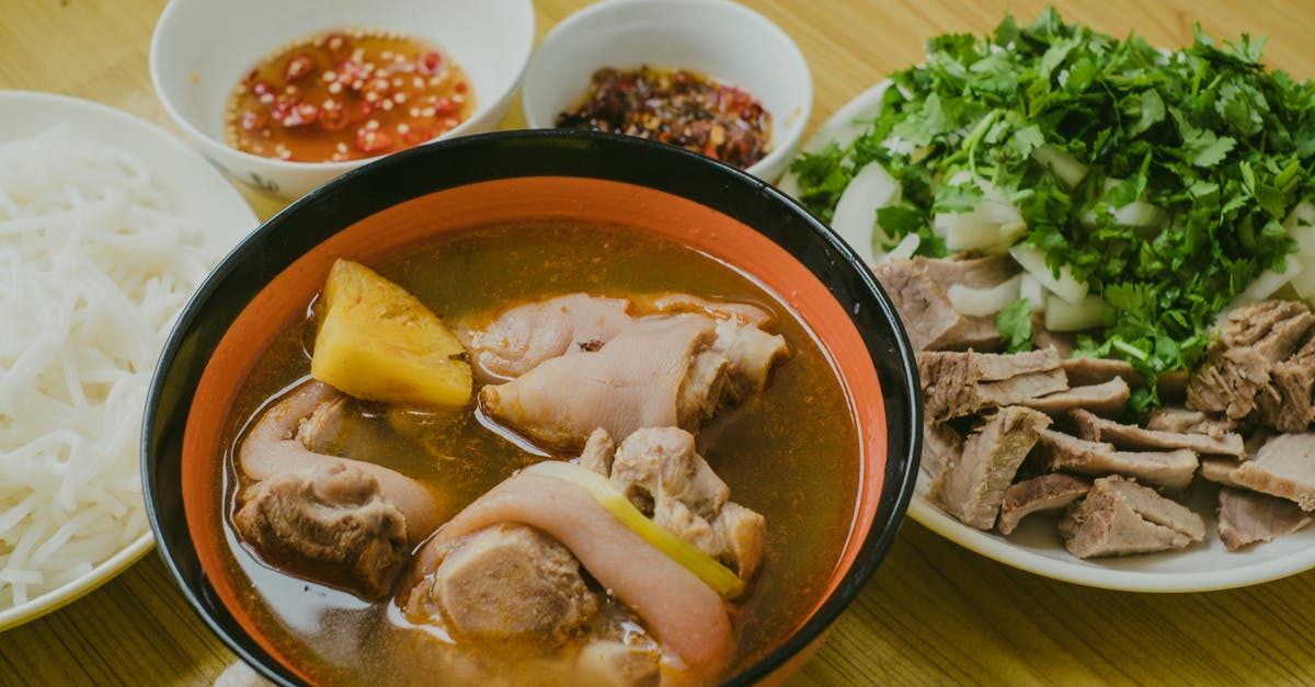 Cooking Chicken meat with bones in soup is better than cooking Chicken bones in soup? [duplicate] - Cooked Food on Brown Ceramic Bowl