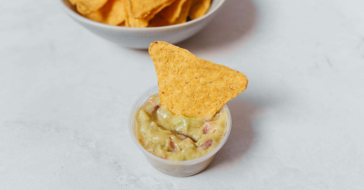 Dipping sauce for shabu-shabu - Nacho Chips in a Dipping Salsa Dipping sauce for shabu-shabu - Nacho Chips in a Dipping Salsa