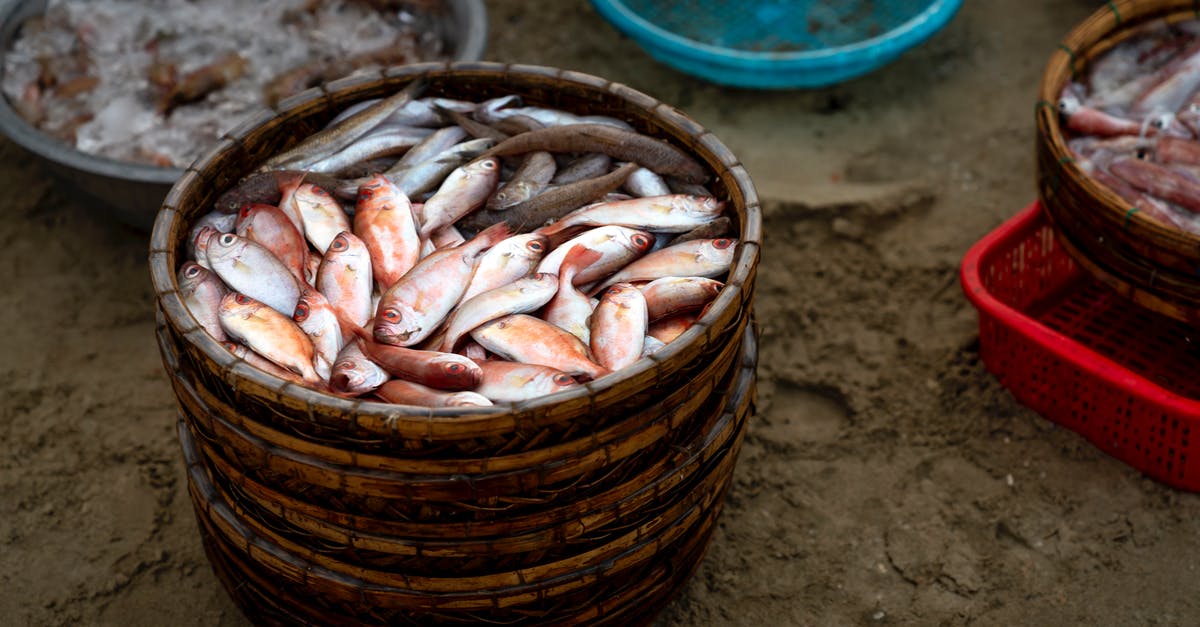 Do restaurants regularly disinfect baskets and trays? - Photo Of Wooden Container Withe Fishes Do restaurants regularly disinfect baskets and trays? - Photo Of Wooden Container Withe Fishes