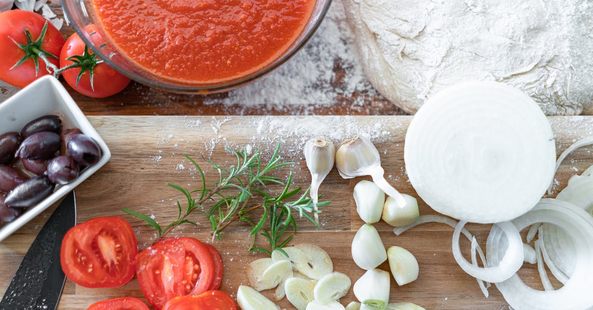 Does addition of tomato puree make the oil component of sauce less lubricating? - Italian Pizza ingredients with tomato sugo, garlic, onions, olives Does addition of tomato puree make the oil component of sauce less lubricating? - Italian Pizza ingredients with tomato sugo, garlic, onions, olives