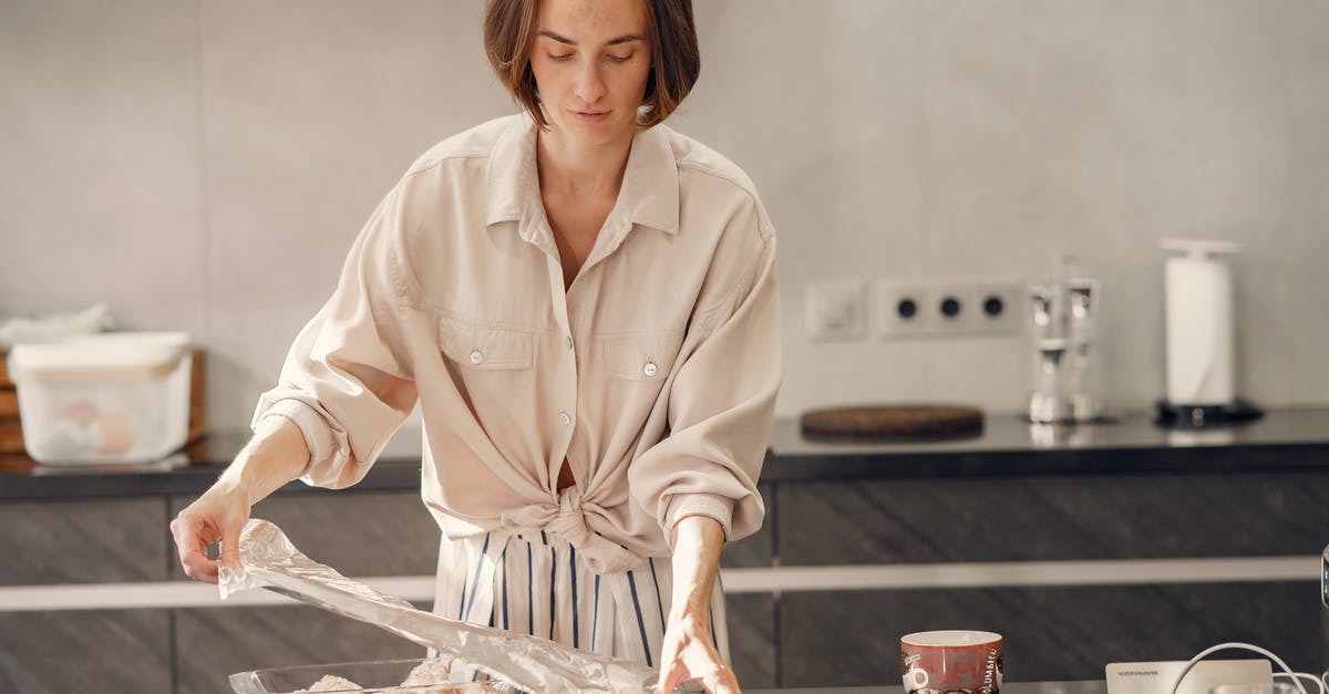 Does chicken need to be covered while cooking in the microwave? - Woman Preparing For Dinner Does chicken need to be covered while cooking in the microwave? - Woman Preparing For Dinner