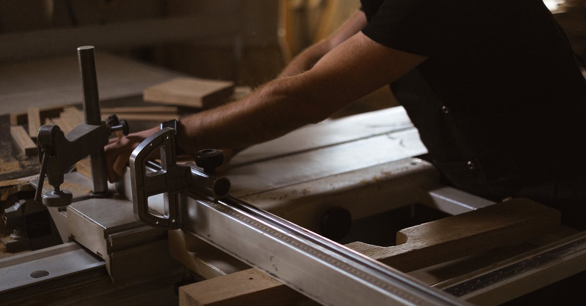 Does the snake method only work on circular grills? - Crop woodworker working at sawbench Does the snake method only work on circular grills? - Crop woodworker working at sawbench