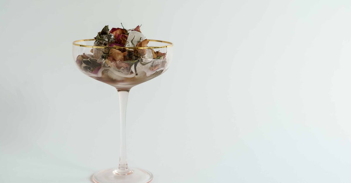 Effect of adding wet ingredients to dry when making bread? - Glass of melting ice with dried flowers Effect of adding wet ingredients to dry when making bread? - Glass of melting ice with dried flowers