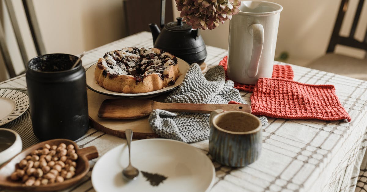Flavour espresso with vanilla without adding sugar or other sweetener? - Brown and White Cake on White Ceramic Plate Flavour espresso with vanilla without adding sugar or other sweetener? - Brown and White Cake on White Ceramic Plate