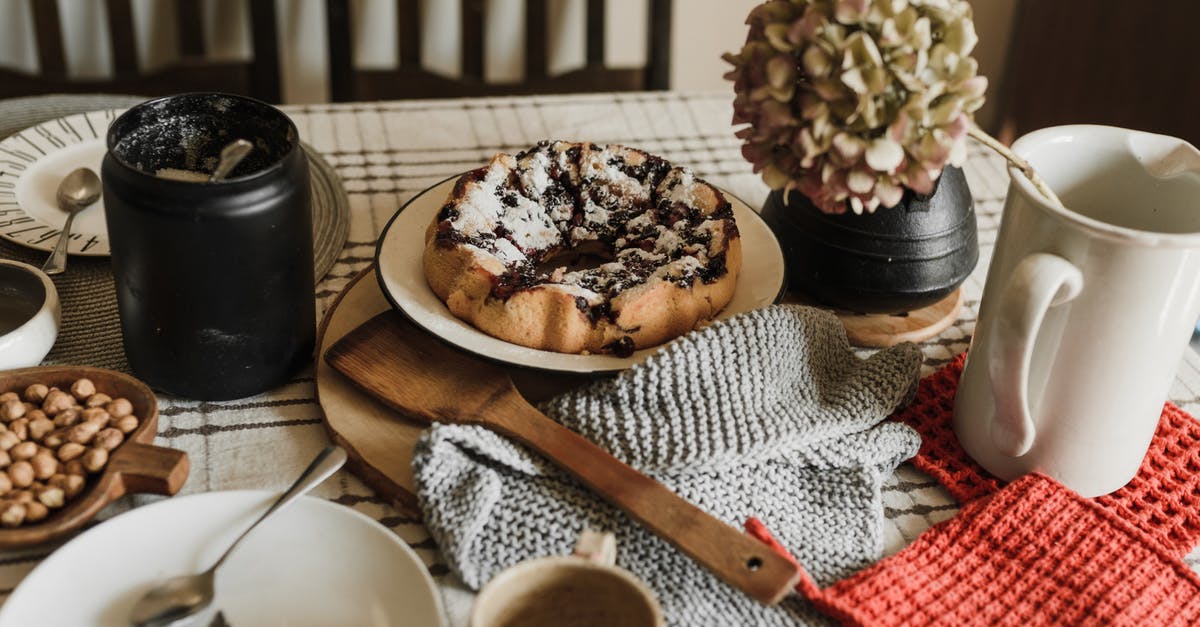 Flavour espresso with vanilla without adding sugar or other sweetener? - Chocolate Cake on White Ceramic Plate Flavour espresso with vanilla without adding sugar or other sweetener? - Chocolate Cake on White Ceramic Plate