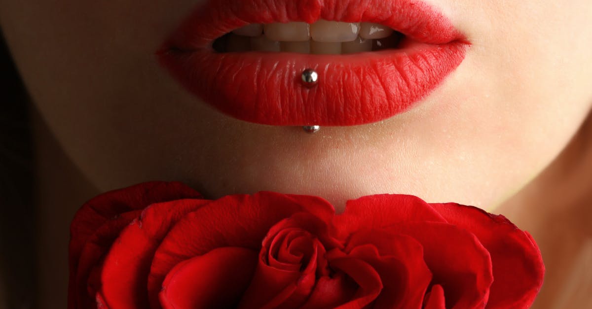 Gravlax still red on skin side after 24h of curing - Woman Wearing Red Lipstick Near Red Rose Gravlax still red on skin side after 24h of curing - Woman Wearing Red Lipstick Near Red Rose
