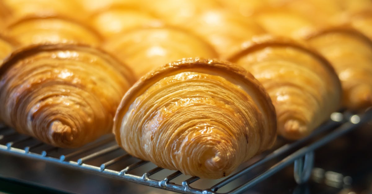 Higher temp and lower rack for thicker crust in brownies? - Delicious croissants on rack in pastry shop Higher temp and lower rack for thicker crust in brownies? - Delicious croissants on rack in pastry shop