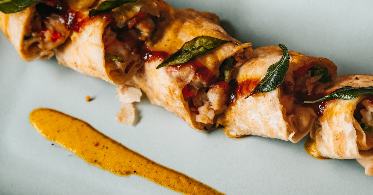 hints for low-carb wraps - Close-up of Food on a Plate hints for low-carb wraps - Close-up of Food on a Plate