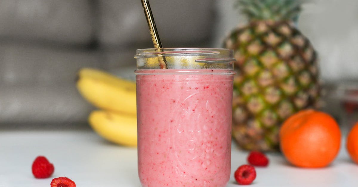How can I thicken my smoothie without frozen ingredients? - Mason Jar With Shake And Straw How can I thicken my smoothie without frozen ingredients? - Mason Jar With Shake And Straw