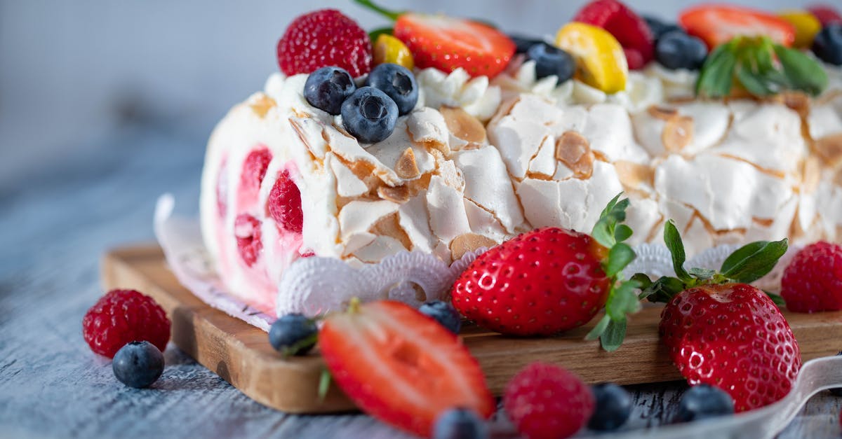 How could I keep one-ingredient "ice cream" soft? - Sweet dessert with ice cream decorated with fresh strawberries How could I keep one-ingredient "ice cream" soft? - Sweet dessert with ice cream decorated with fresh strawberries