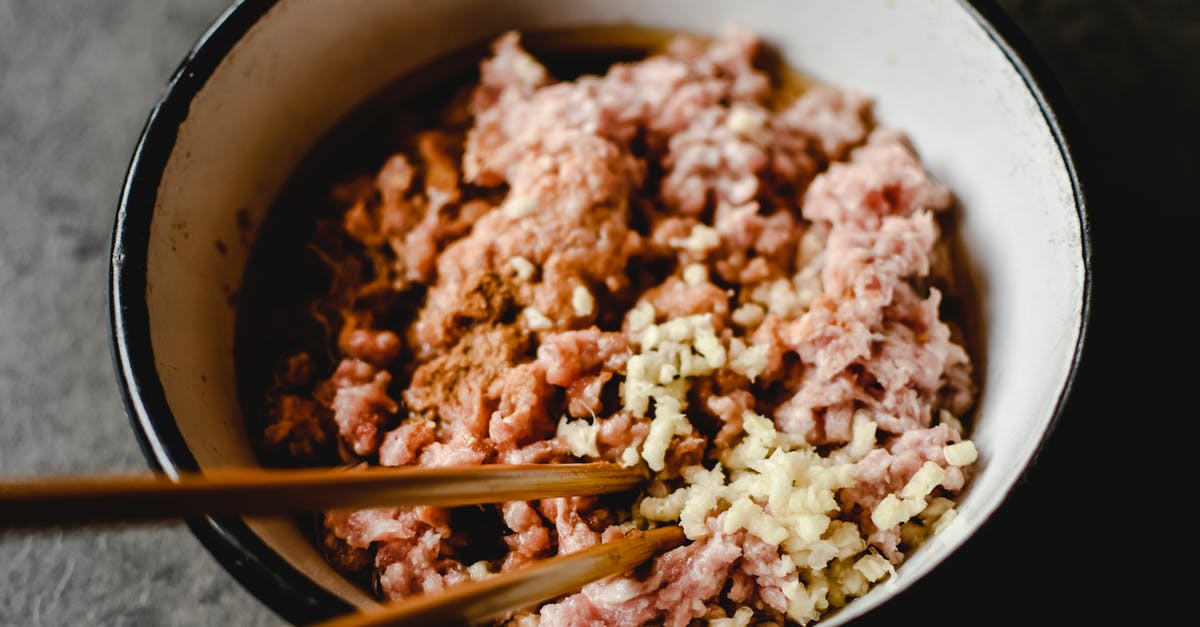 How do I properly mince garlic? - Minced Meat in Ceramic Bowl
