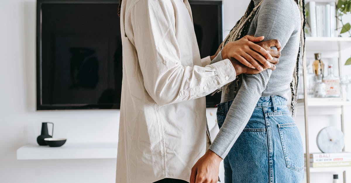 How do I squeeze gelatine? - Side view of crop unrecognizable abuser hurting girlfriend during misunderstanding in relationship at home How do I squeeze gelatine? - Side view of crop unrecognizable abuser hurting girlfriend during misunderstanding in relationship at home
