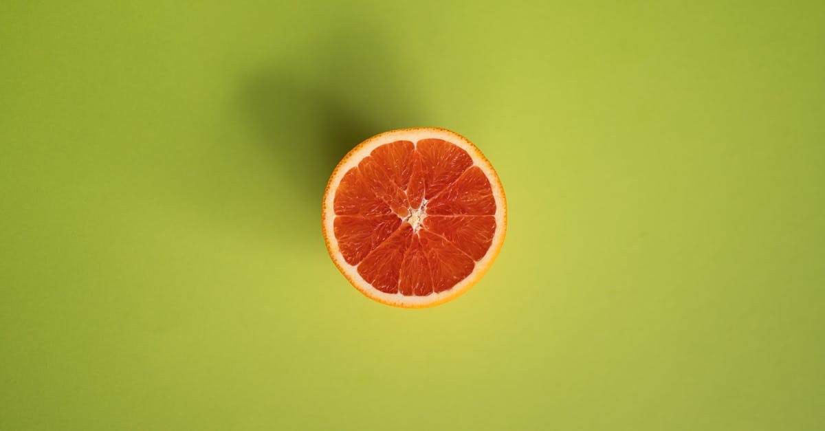 How does boiling remove vitamin C from food? - Slice of grapefruit on green surface How does boiling remove vitamin C from food? - Slice of grapefruit on green surface