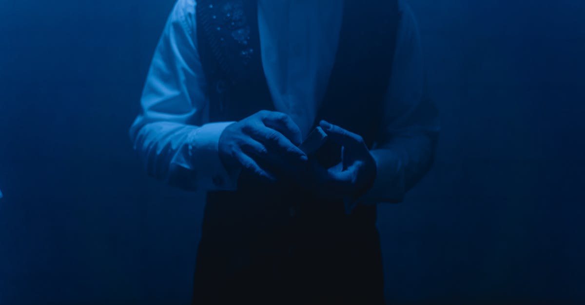 How does the carrot in deep fryer trick work? - Man in Black Suit Jacket How does the carrot in deep fryer trick work? - Man in Black Suit Jacket