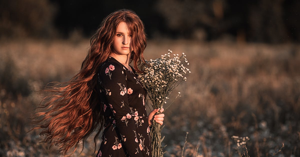 How long can I keep pureed root ginger - Young woman in autumn flower field