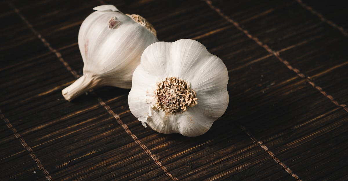 How much minced garlic is one clove? - Two White Garlics How much minced garlic is one clove? - Two White Garlics