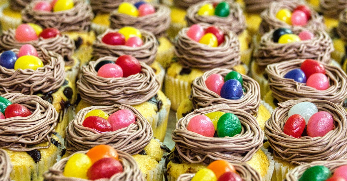 How should I modify my vanilla frosting to convert it into a chocolate frosting? [closed] - Cupcakes with Frosting and Toppings