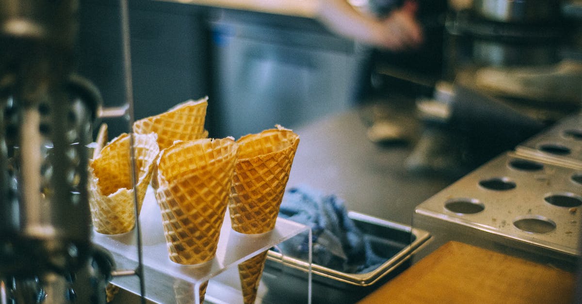 How to cook waffles intended for freezer-then-toaster? - Crispy waffle horns for ice cream balls prepared for delicious dessert in cafe How to cook waffles intended for freezer-then-toaster? - Crispy waffle horns for ice cream balls prepared for delicious dessert in cafe