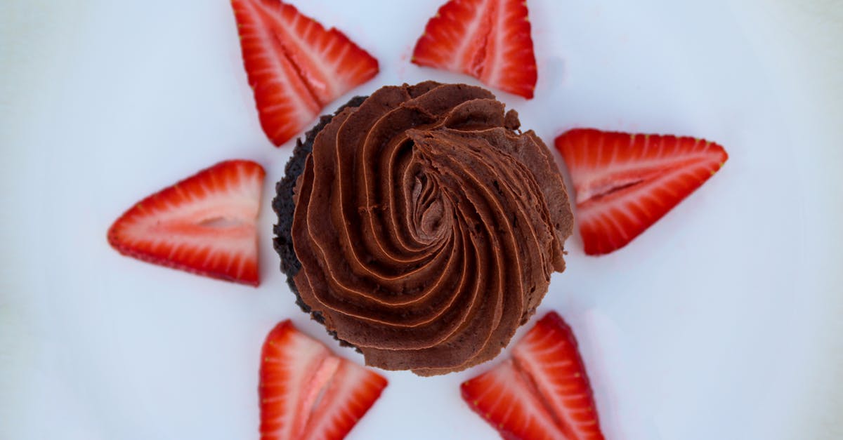 How to get chocolate of chocolate covered strawberries shiny? - Brown Cupcake How to get chocolate of chocolate covered strawberries shiny? - Brown Cupcake