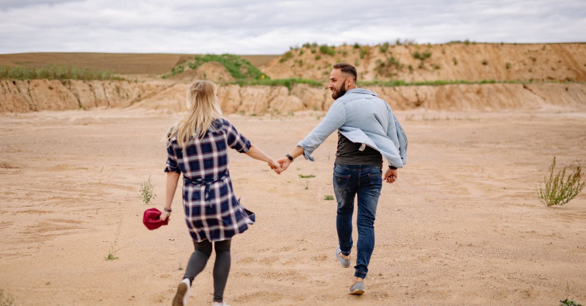 How to interpret the date on these eggs? - Couple Holding Hands and Walking on Beach How to interpret the date on these eggs? - Couple Holding Hands and Walking on Beach