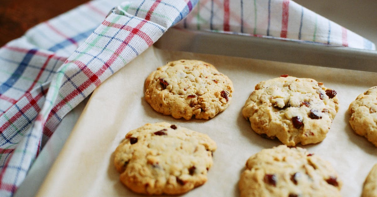 How to make crispy chocolate? - Close-Up View of Cookies with Chocolate How to make crispy chocolate? - Close-Up View of Cookies with Chocolate