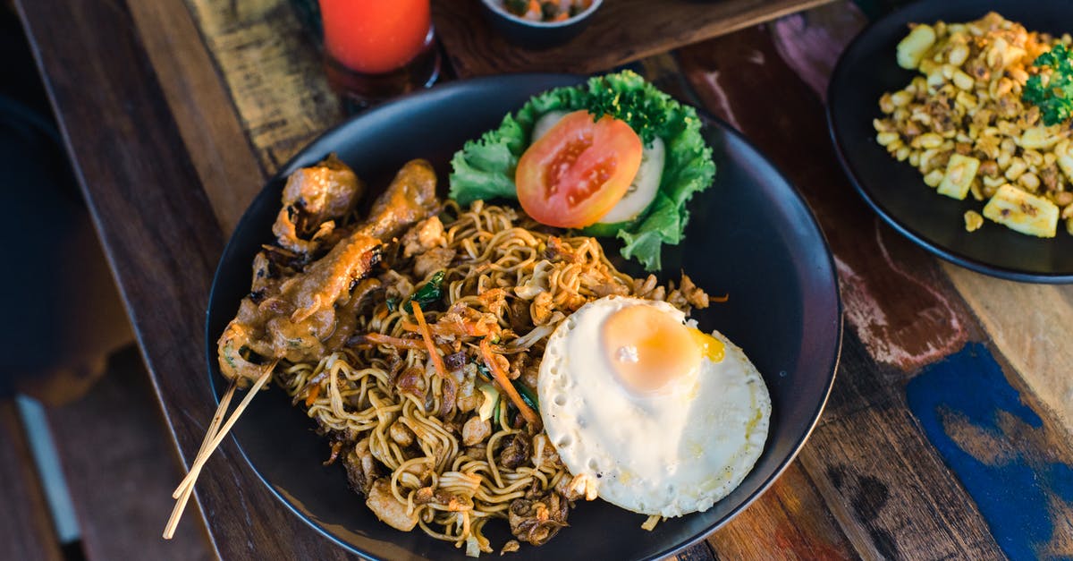 How to prevent cooked noodles & dumplings from getting soggy - Cooked Food on Black Ceramic Plate How to prevent cooked noodles & dumplings from getting soggy - Cooked Food on Black Ceramic Plate