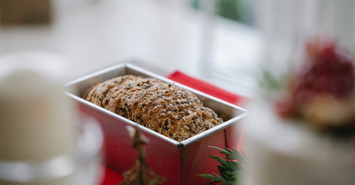 How to stop sweet/sugary dressings from ruining a baking dish? - Sweet tasty Christmas cake in baking dish How to stop sweet/sugary dressings from ruining a baking dish? - Sweet tasty Christmas cake in baking dish