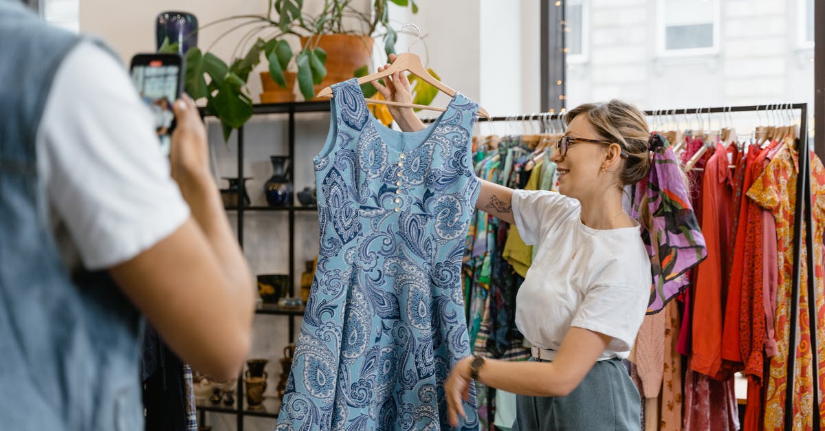 How to store live scallops? - A Woman Holding a Blur Dress How to store live scallops? - A Woman Holding a Blur Dress