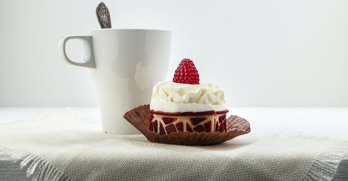 How to thicken a sour cream-based pastry cream? - A Raspberry Cake Near the Ceramic Cup How to thicken a sour cream-based pastry cream? - A Raspberry Cake Near the Ceramic Cup