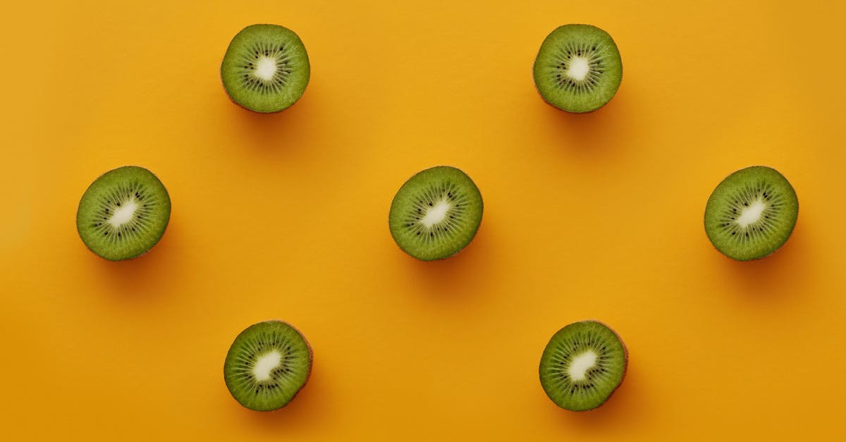 I boiled sliced yellow squash with ravioli, and it turned bluish-green -- why? - Sliced Green Kiwi Fruits