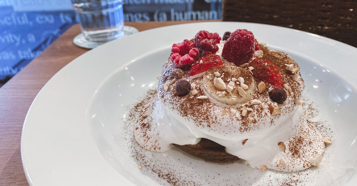 Ideas for a banana dessert crust, gluten free - Sweet dessert on table in cafe Ideas for a banana dessert crust, gluten free - Sweet dessert on table in cafe