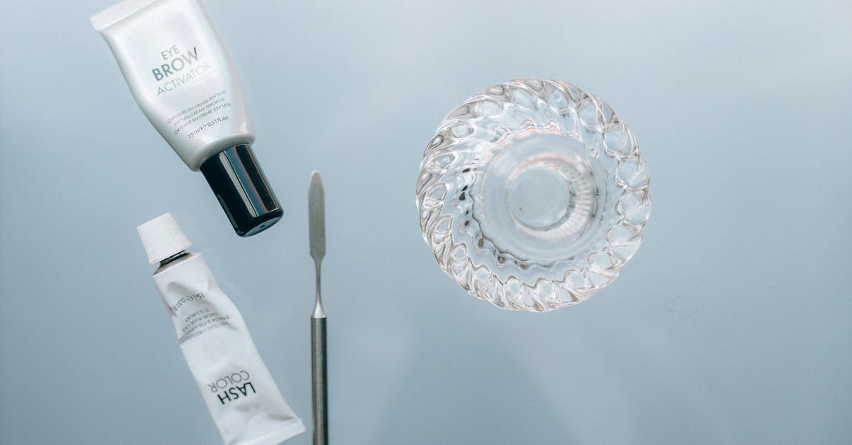 Is folding with a spatula really necessary? - A Spatula Between Glass Bowl and Cosmetic Products