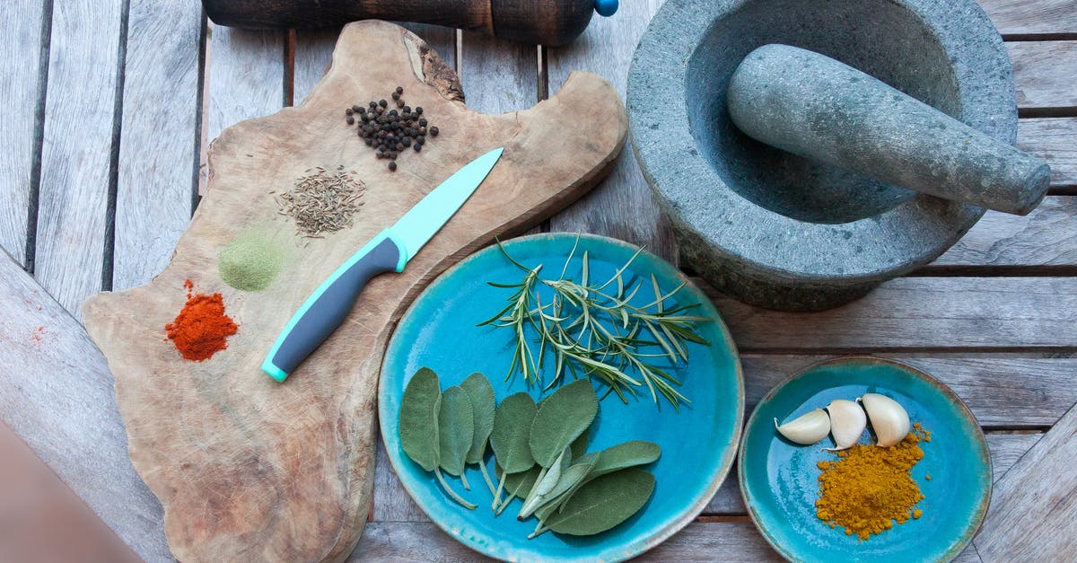 Is storing homeade dressing with garlic powder safe? - Spices on Plate With Knife Is storing homeade dressing with garlic powder safe? - Spices on Plate With Knife