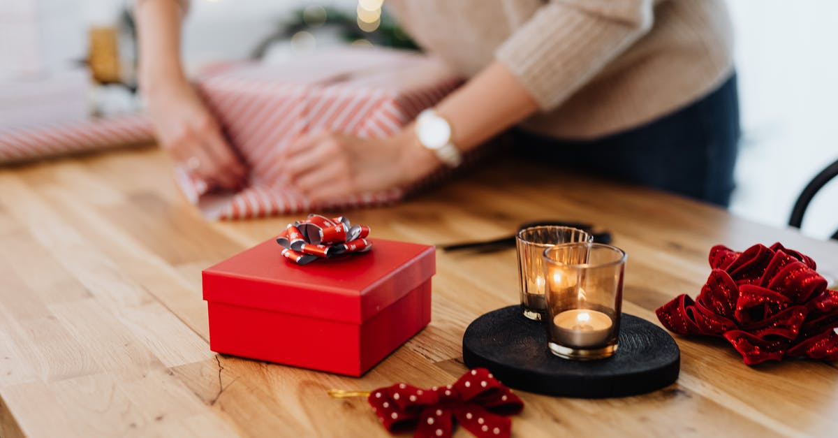 Is there an alternative wrapping for tamales? - Clear Glass Candle Holder on Brown Wooden Table