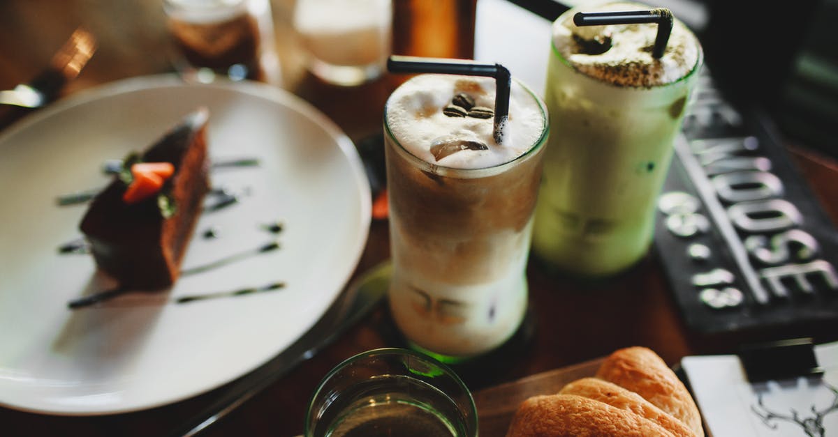 iSi Gourmet Whip Plus - 0.5l or 1l? - Delicious assorted milkshakes placed on table with chocolate dessert iSi Gourmet Whip Plus - 0.5l or 1l? - Delicious assorted milkshakes placed on table with chocolate dessert