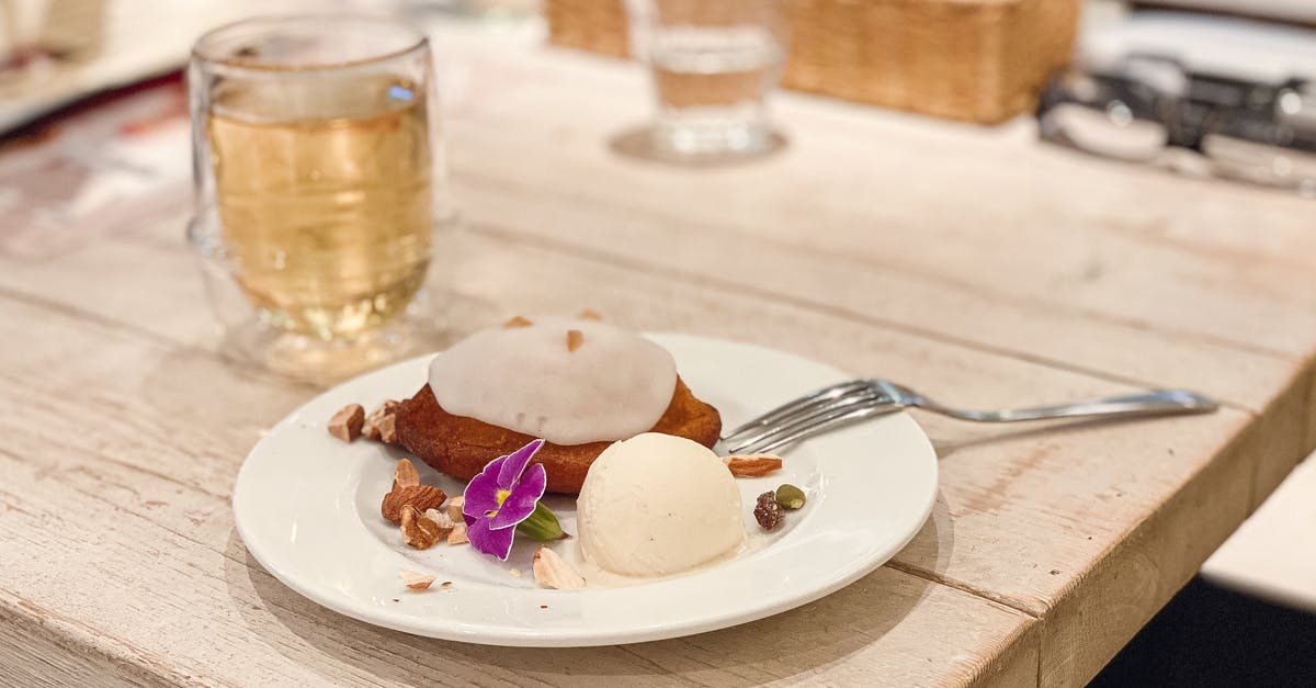 keeping ice cream fresh for 12 hours while transporting - Delicious dessert and tea on table keeping ice cream fresh for 12 hours while transporting - Delicious dessert and tea on table