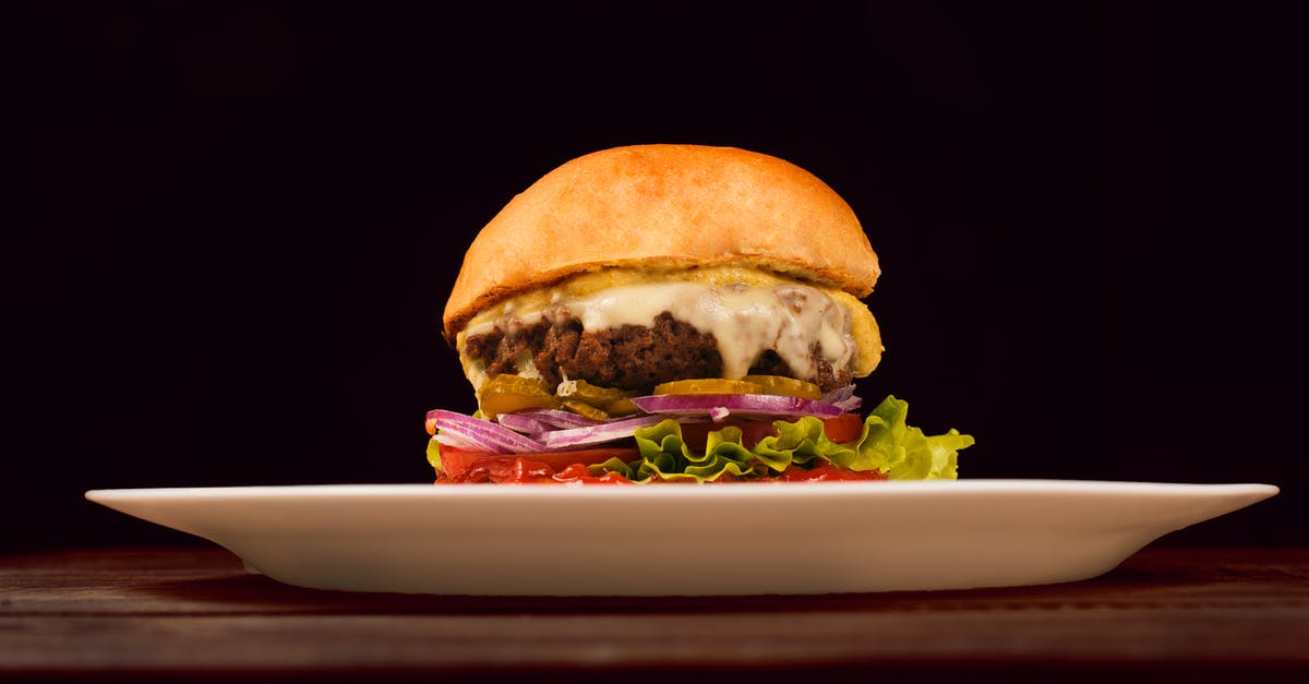 Onion soup: How to chop the onion and what kind of cheese to put in it? [closed] - Close-up Photo of a Cheeseburger 