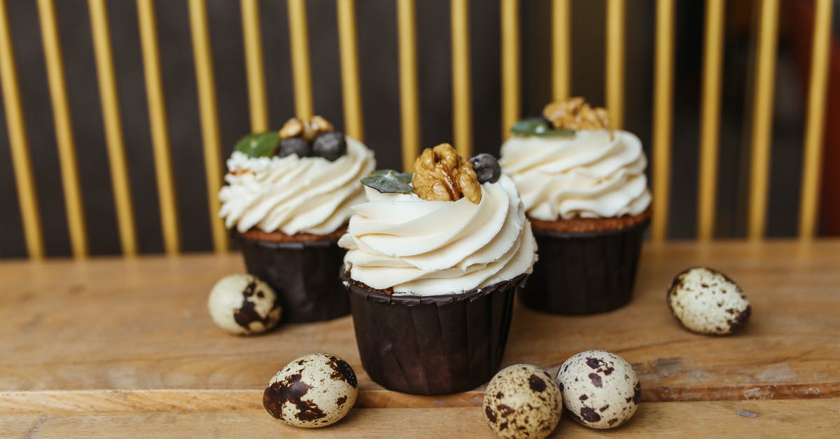 Preservation of baked goods with eggs [closed] - Cupcakes With White Icing on Top