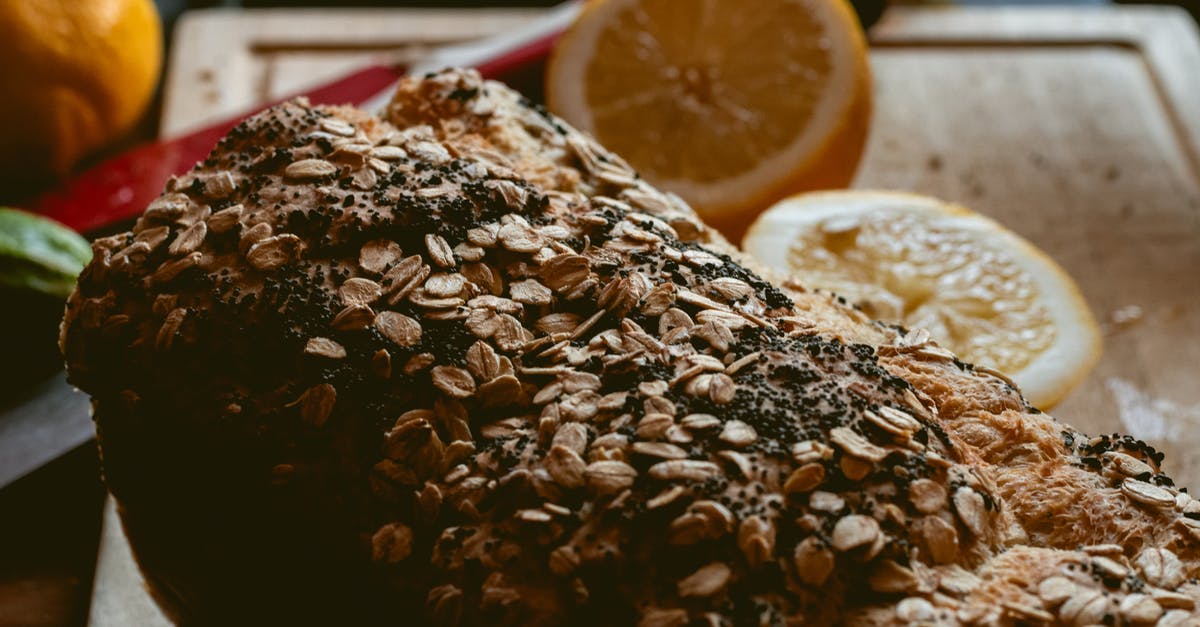 Quick-cooking vs. regular oats for bread - Close-up Photo of an Oat Bread Quick-cooking vs. regular oats for bread - Close-up Photo of an Oat Bread