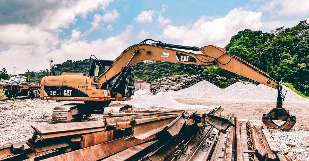 Rigging equipment for steaming large amounts at once - Yellow and Black Caterpillar Excavator Claw Rigging equipment for steaming large amounts at once - Yellow and Black Caterpillar Excavator Claw