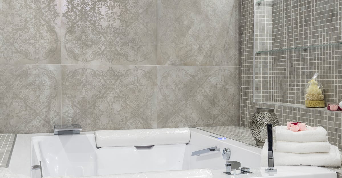 Should I buy steel or ceramic knives? - Modern interior of bathroom with bathtub Should I buy steel or ceramic knives? - Modern interior of bathroom with bathtub