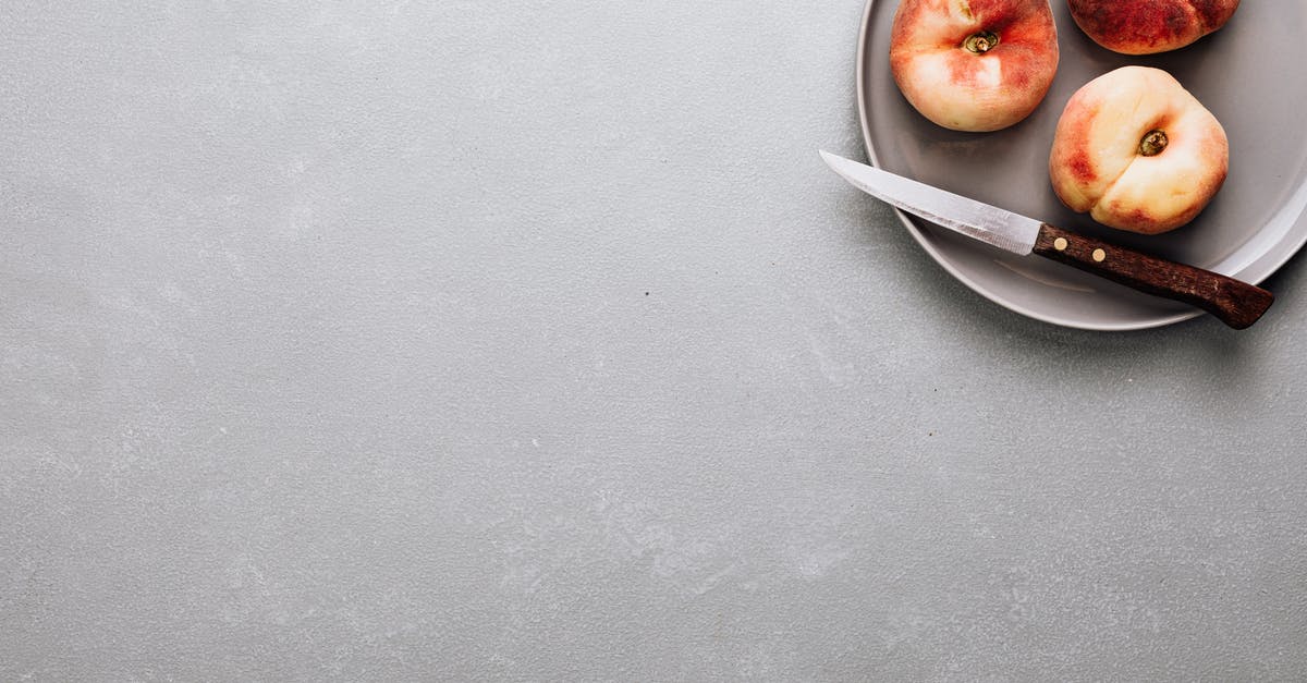 Storing peaches - Red Apple Fruit on White Ceramic Plate Storing peaches - Red Apple Fruit on White Ceramic Plate