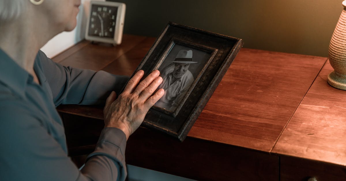 Tips for remembering recipes - Person in Blue Long Sleeve Shirt Holding Black Wooden Picture Frame Tips for remembering recipes - Person in Blue Long Sleeve Shirt Holding Black Wooden Picture Frame
