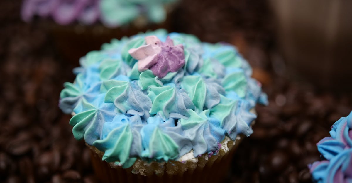 Turn leftover icing into buttercream icing? - Green and White Flower Bouquet Turn leftover icing into buttercream icing? - Green and White Flower Bouquet